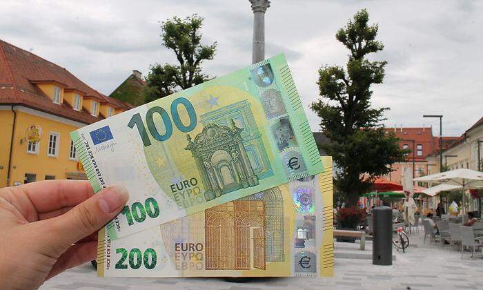 Informiert wurde im Rahmen der Tour auch über die neuen 100- und 200-Euro-Banknoten.