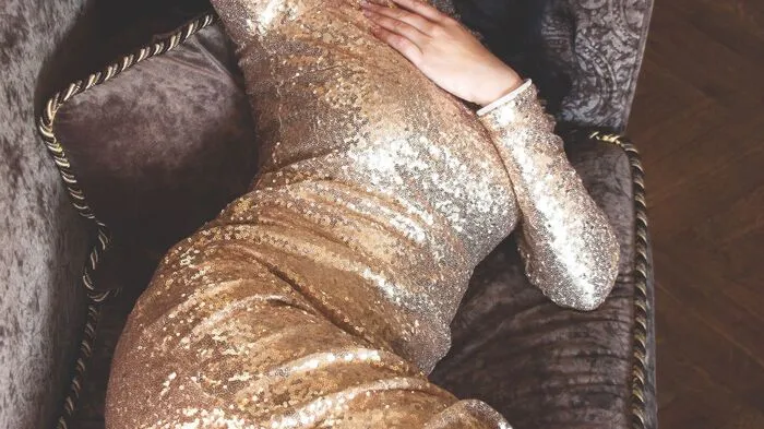 Seit fünf Jahren ist Emel Gloss auf Instagram aktiv und postet unter anderem über Mode und Make-up. Vor allem in den vergangenen zwei Jahren ist ihre Reichweite stark gewachsen. Emels Botschaft: "Ich höre immer wieder 'Ich kann doch eh nichts ändern' oder 'Die machen sowieso was sie wollen'. Zeige mit deiner Stimme deine Meinung." Und: "Wenn du dir unsicher bist, welche Partei du wählen sollst, informiere dich über die verschiedenen Wahlprogramme der Partei. Wir sollten uns daran erinnern, dass es Zeiten gab, in denen wir nicht wählen durften. Wir sollten wählen gehen, weil wir es können!"
