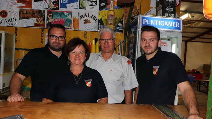Am Foto von Links die Familie Sneditz mit: Manuel, Maria, Kdt. Horst, und Kdt.Stvr. Christian Sneditz.
