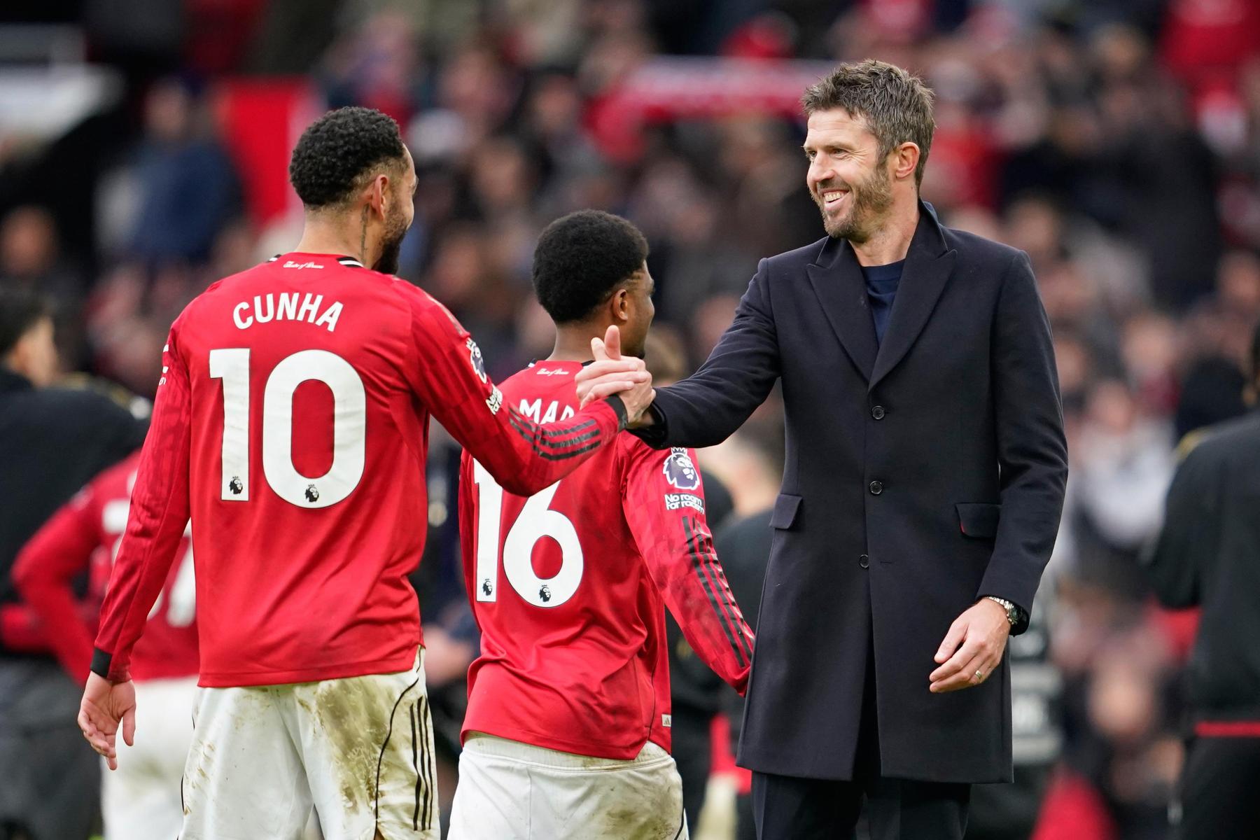 Premier League: Manchester United gewinnt bei Carrick-Debüt Derby