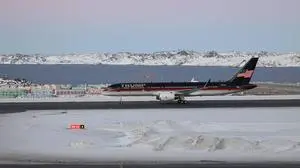 Am 7. Jänner 2025 hat Donald Trump Jr., der Sohn von Donald Trump, Nuuk in Grönland besucht | Am 7. Jänner 2025 hat Donald Trump Jr., der Sohn von Donald Trump, Nuuk in Grönland besucht