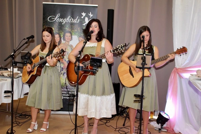 Natürlich darf bei einer Hochzeit die Musik nicht fehlen. Die Gruppe Songbirds stellte ihr Können unter Beweis.