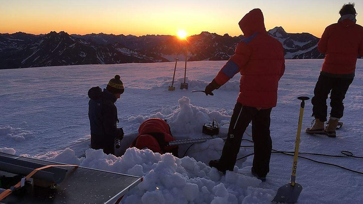 Forscher wollen so viele Bohrkerne wie möglich retten, bevor die Eiskappen weg sind