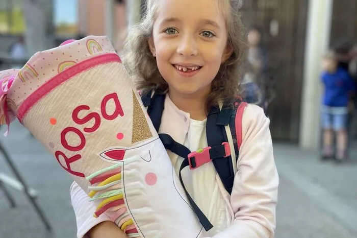 Rosa Pauline besucht die 1.a Klasse der Volksschule FÜRSTENFELD. Nach einem ereignisreichen ersten Schultag genießt sie die gemeinsame Zeit mit ihren Geschwistern in der Therme Loipersdorf. Hier können Sie Fotos hochladen.