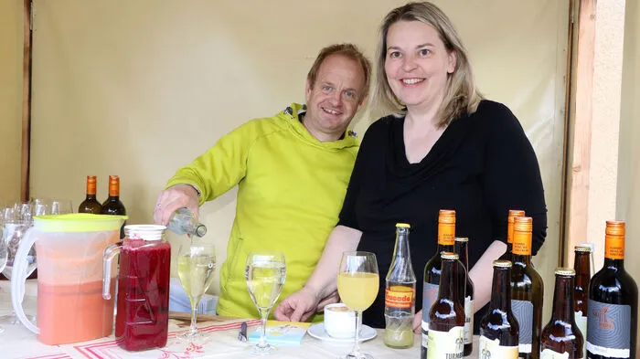 Das "Greißlerei  Rasch-Team“ von Links: Christian und  Caroline Holleis.