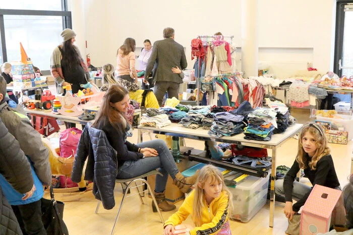 Im Kultursaal von Launsdorf ging am Samstagvormittag der 11. Baby- und Kinderflohmarkt über die Bühne, ...