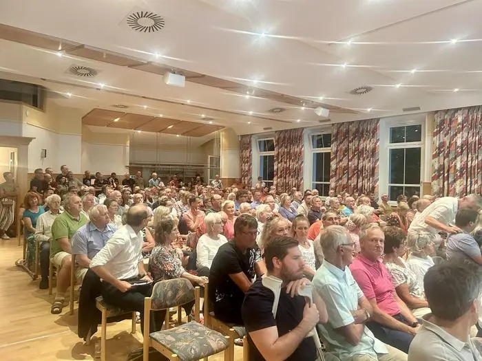 Mehr als 170 Interessierte kamen zum Informationsabend ins Kulturzentrum Obervellach