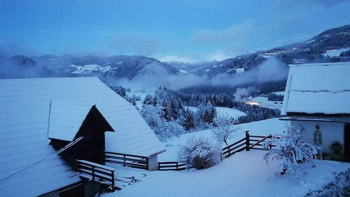 Der Bezirk Murau präsentiert sich heute früh frisch verschneit