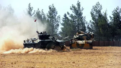 Türkische Bodentruppen auf ihrem Weg nach Jarablus