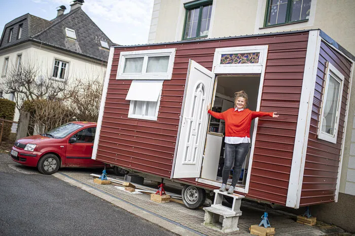 Die Basis für das "Tiny House" bildet ein alter Wohnwagen, den Kravanja auf einem Schrottplatz gefunden hat