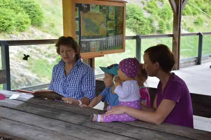 Der erste Steirische Vorlesetag bildete das Schlusslicht der „Lies-was-Wochen“, die Kindern, Eltern und Großeltern das Thema Lesen und Vorlesen näherbringen und sie dazu animieren sollten, die tägliche Vorleseeinheit in den Alltag zu integrieren.