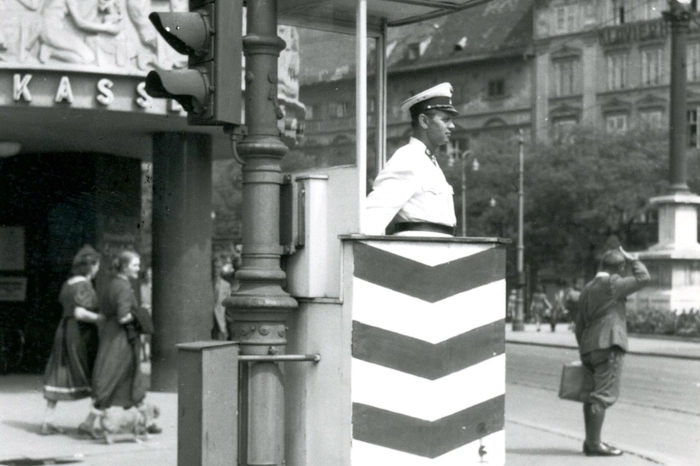Joanneumring/Ecke Eisernes Tor: hier regelte einst die Polizei händisch den Verkehr.