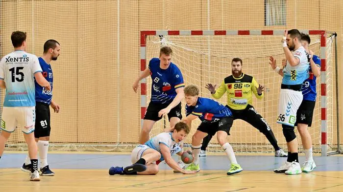 #81 MILICEVIC Adrian SC Ferlach, #8 KNAPP Simon SC Ferlach, #9 SAGER Nico SC Ferlach, #6 KROBATH Leander SC Ferlach, 56 Beciri Kristian HSG Bärnbach, SC Ferlach vs. HSG Bärnbach/Köflach 30.3.2024, SC Ferlach vs. HSG Bärnbach/Köflach am 30.03.2024 in Ferlach (Ballspielhalle Ferlach), Austria, (Photo by Bernd Stefan)