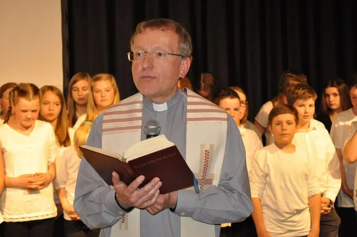 Pfarrer Christof Hinc nahm die Segnung vor.