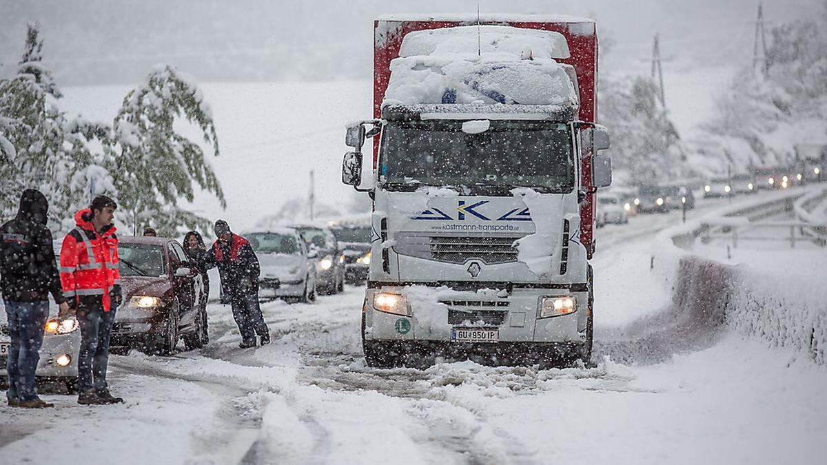 Am 27. April 2016 ging auf Kärntner Straßen nichts mehr, der Großteil der Autos  hatte Winterreifen bereits gegen Sommerreifen getauscht