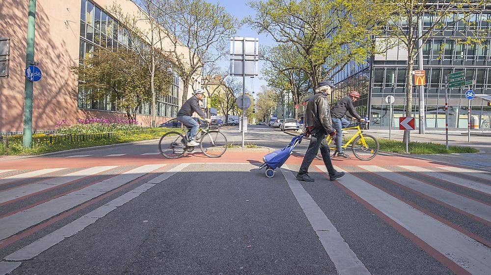 Radfahrern und Fußgängern soll mehr Platz eingeräumt werden. 