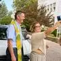 Auch für Selfies stand Dompfarrer Peter Allmaier bei der Drive-in-Segnung bereit. 