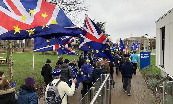 Letztes Aufbäumen am letzten Tag in der EU: Anti-Brexit-Marsch auf dem Uni-Campus in Canterbury