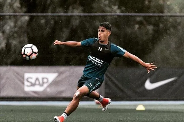 Erst 19 Jahre alt ist der Australier Daniel Arzani. Er ist der einzige Akteur, der 1999 (Jänner) geboren wurde. Der im Iran geborene Arzani hält damit allerdings keinen Allzeit-Rekord. Bei der WM 2002 startete der Nigerianer Femi Opabunmi mit 17 Jahren und zwei Monaten in sein erstes Turnier. Zweitjüngster in Russland ist Frankreichs Kylian Mbappe, der im Dezember 1998 das Licht der Welt erblickt hat.