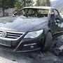 Der unbekannte Täter fuhr mit einem gestohlenen Fahrzeug herum und zündete es danach an