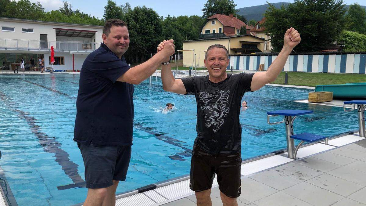 Bürgermeister Hubert Höfler (r.) mit seinem designierten Nachfolger Hannes Grabner (1. Vizebürgermeister von Anger) bei der Freibaderöffnung 2019