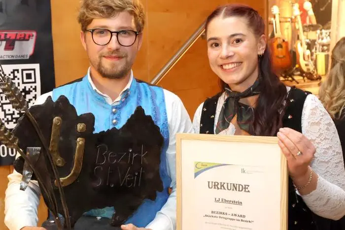 Übrigens: Der diesjährige St. Veiter LJ-Award für die kreativste Gruppe im Bezirk ging an die LJ Eberstein (Obmann Markus Leitner, Leiterin Pia Pliemitscher, Foto) vor der LJ Brückl und der LJ Straßburg. 