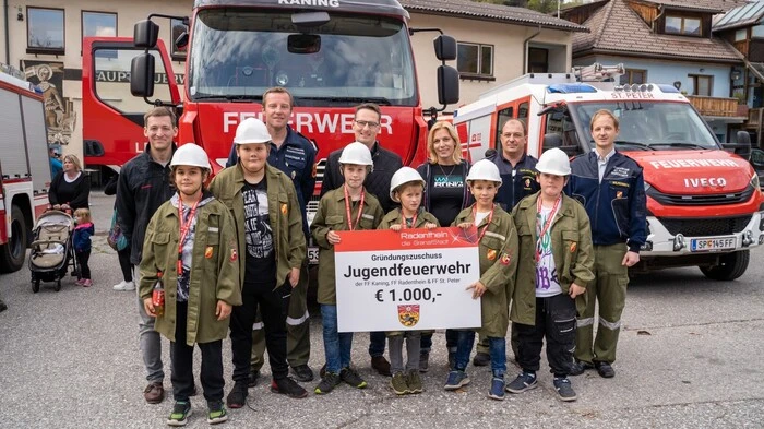 Um die Jugendarbeit zu unterstützen, wurde seitens der Stadtgemeinde ein Gründungszuschuss von 1000 Euro überreicht