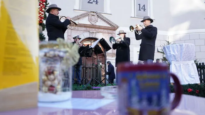 Eine Abordnung von Anras Brass spielte am Christkindlmarkt