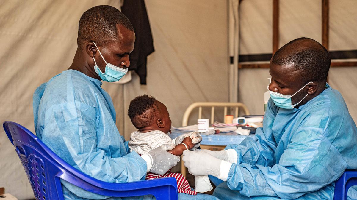 Von dem Mpox-Ausbruch, der durch Varianten der Klade I verursacht wurde, sind aktuell auch zahlreiche Kinder und Jugendliche betroffen.