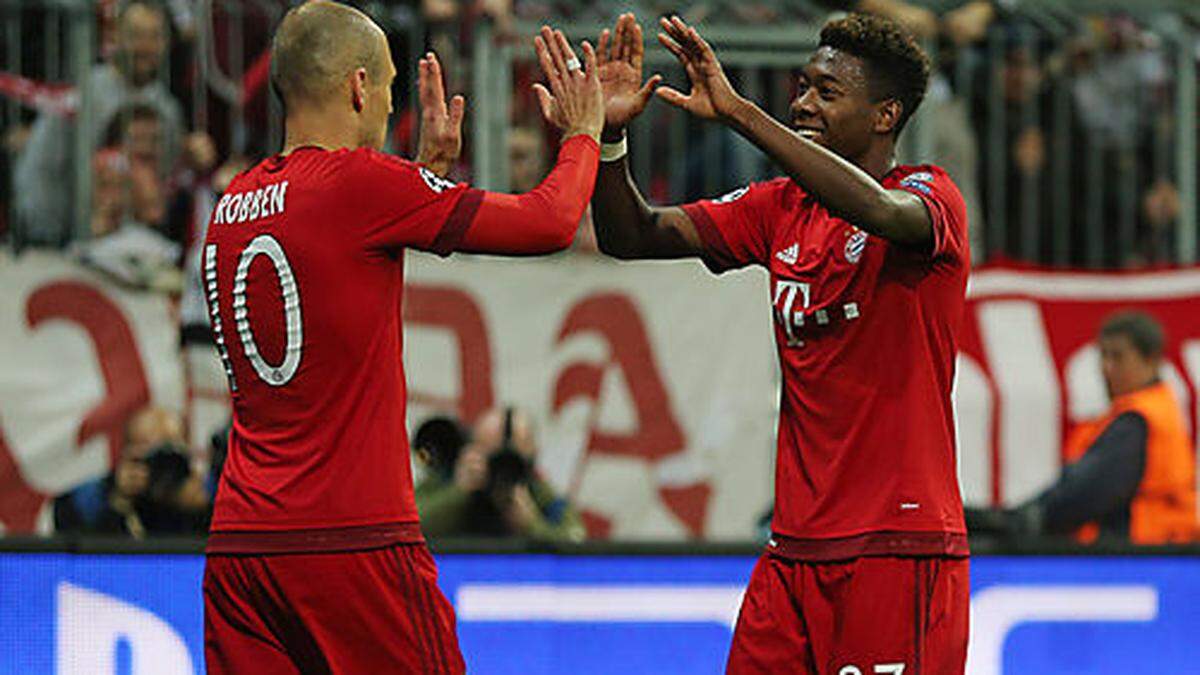 Arjen Robben (links) feiert mit David Alaba