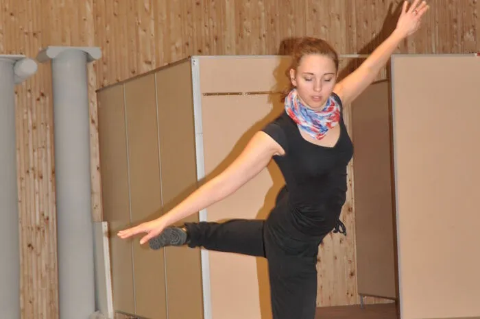 Schauspielerin und Musical-Darstellerin Anna Knott studiert die Choreographieein.