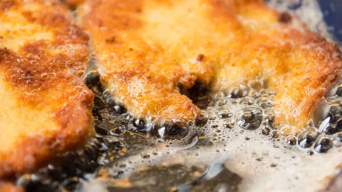 Das überhitzte Öl vom Schnitzel hatte einen Küchenbrand ausgelöst