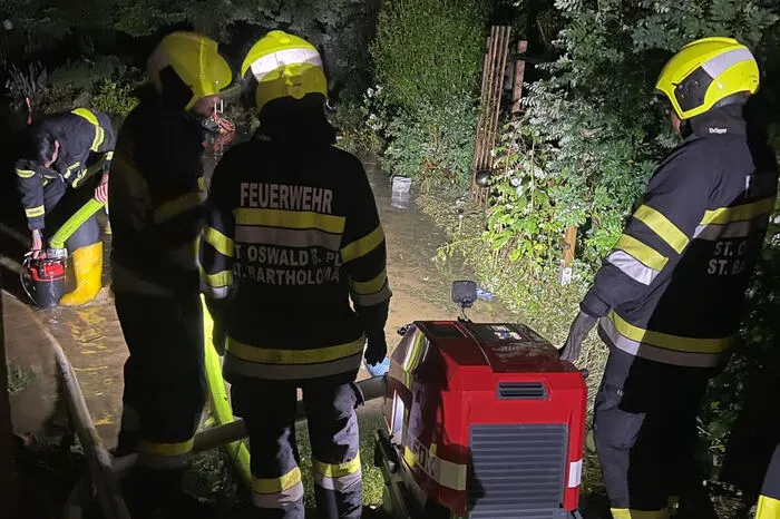 Auch die Feuerwehr Judendorf-Straßengel musste am Freitag mit Unterstützung der Feuerwehrn Gratwein, FF Eisbach-Rein, FF St. Oswald b. Plankenwarth, FF Peggau, FF Deutschfeistritz ausrücken