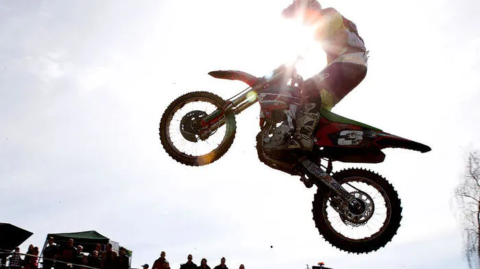 Die Motocrossmaschinen waren neu