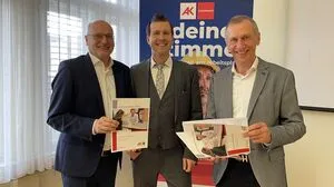 AK-Direktor Wolfgang Bartosch, AK-Rechtsschutzsekretär Jörg Obergruber und AK-Präsident Josef Pesserl bei der Präsentation der Leistungsbilanz in Leoben