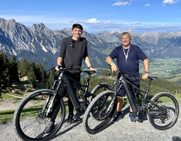 Nico und Gerhard Bauer sind Spezialisten für E-Bikes 