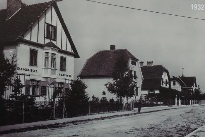 ... und das Haus der evangelischen Gemeinde waren beziehungsweise sind hier angesiedelt