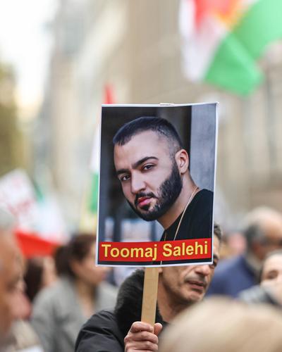 Der bekannte iranische Rapper wurde zum Tode verurteilt. Er wurde zu einem Symbol der Protestwelle im Herbst 2022.