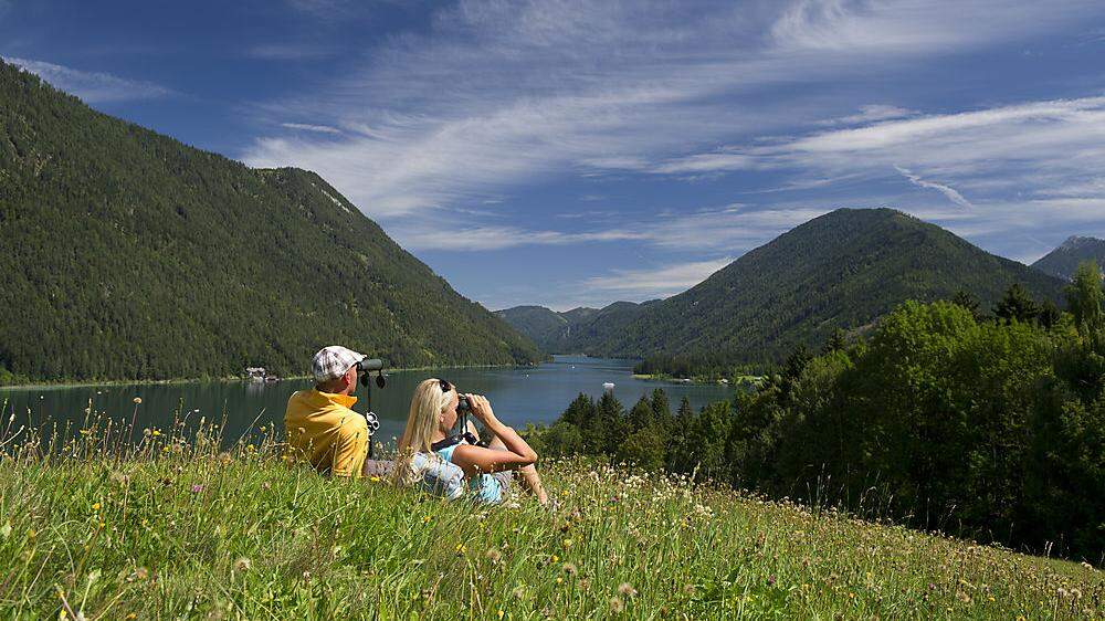 Der Weissensee: Sportlich-kulinarischer Urlaub zwischen Berg und See