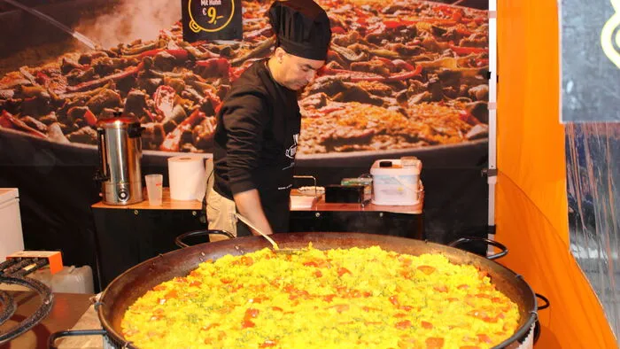 Egal ob Paella mit Huhn, 