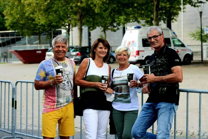 Robert Brutti, Gudrun Brutti, Erika Eicher und Jörg Eicher sind aus Spielberg in der Steiermark angereist. Es ist ihr 20. Nik P.-Konzert.