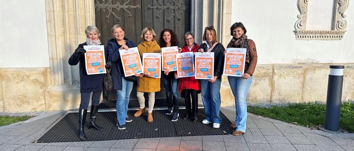 Die Soroptimistinnen vom Club Leibnitz mit Präsidentin Brigitte Hernach (rechts) setzen wieder sichtbare Zeichen gegen Gewalt an Frauen