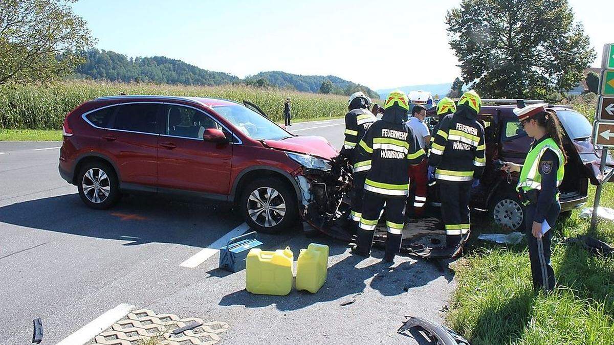 Die Feuerwehren Pitschgau-Haselbach und Hörmsdorf beim Unfalleinsatz