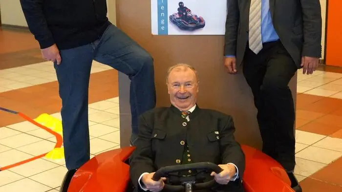Die HTL Zeltweg lud zu einem Tag der offenen Tür: mit dabei natürlich auch Schulleiter Arno Martetschläger (links). Am Bild mit den ehemaligen Direktoren Robert Kutschej und Gerhard Steinbrucker.