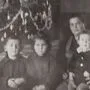 Wolfgang Pucher im Kreis seiner Familie in Kirchbach-Zerlach