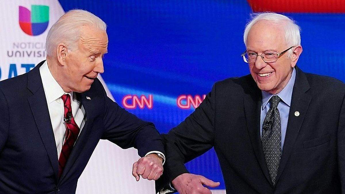 Biden und Sanders über den Corona-Gruß 