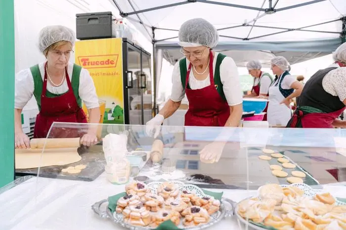 Die Murtaler Bäuerinnen backen Rosenkrapfen und Topfenmäuse