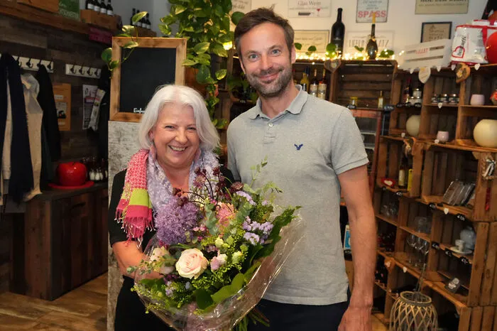 Den Gratulantenreigen eröffnet Kleine-Chefredakteur Wolfgang Fercher.
