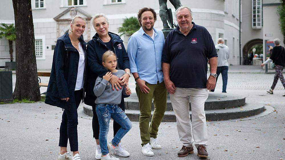 Dolomitenmann ist Familiensache: Nina Karl-Grissman mit Tochter Benina, Sandra, Niki und Werner Grissmann