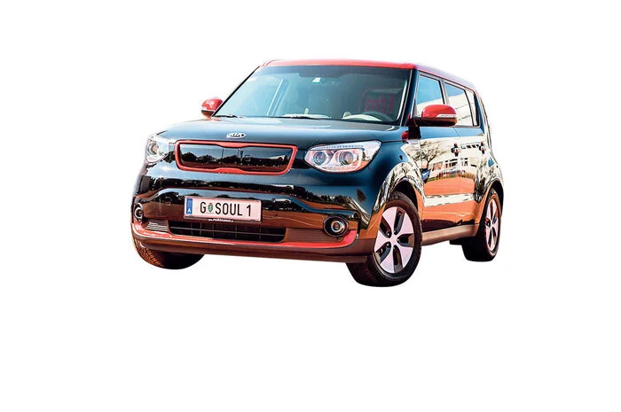 Kia Soul EV. Bis zu 250 Kilometer Reichweite schafft der vollelektrische und quadratische Koreaner.